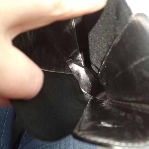 Final Sale - DOLCE & GABBANA Black Patent Pull-on Stiletto Boots, size 37½ - Picture 7 of 9